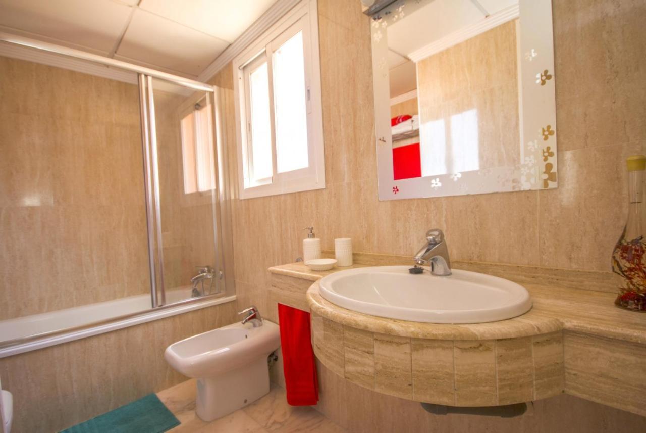 Albi B&B Burriana Beach Nerja Buitenkant foto
